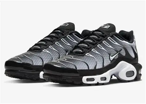 Nike Air Max Plus Black x White